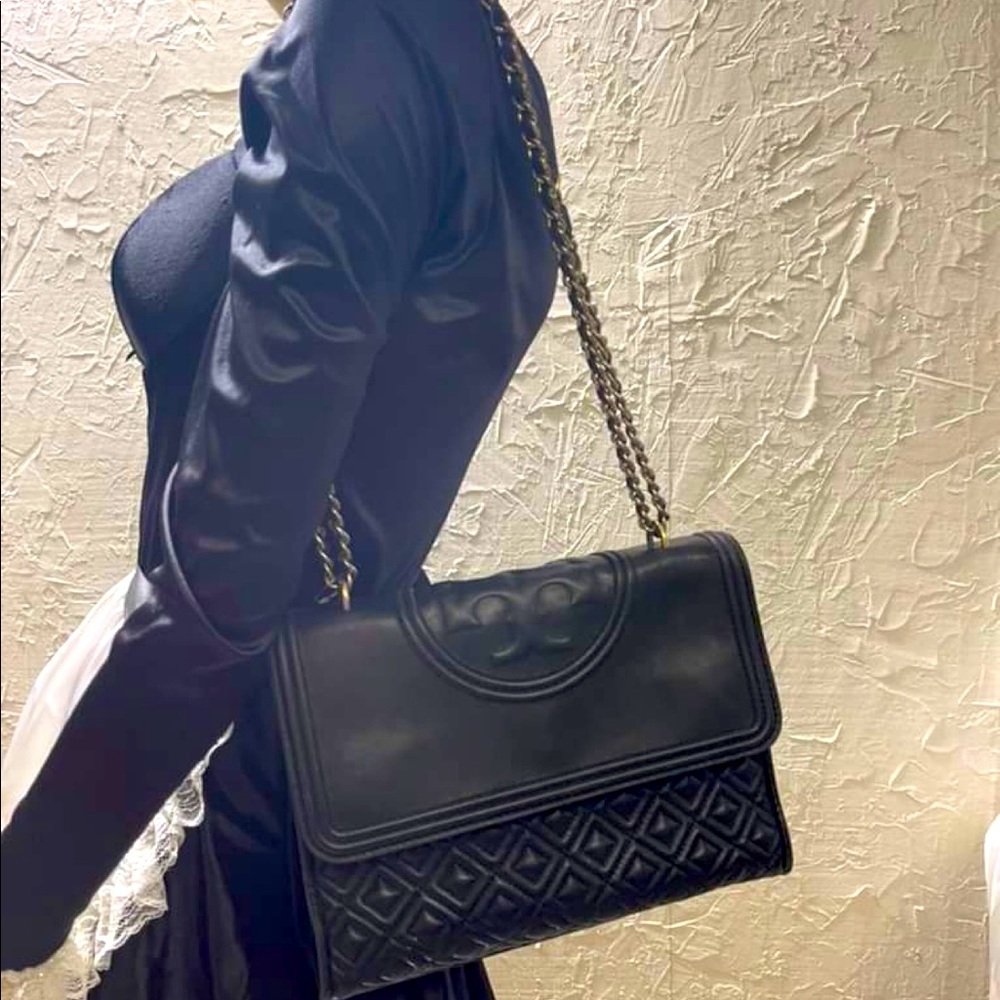 Tory Burch Fleming medium size